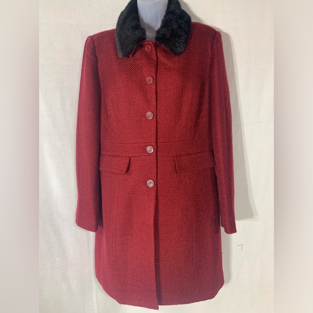 Dialogue Elegant Red Wool blend jacket with Black removable Collar Size 12